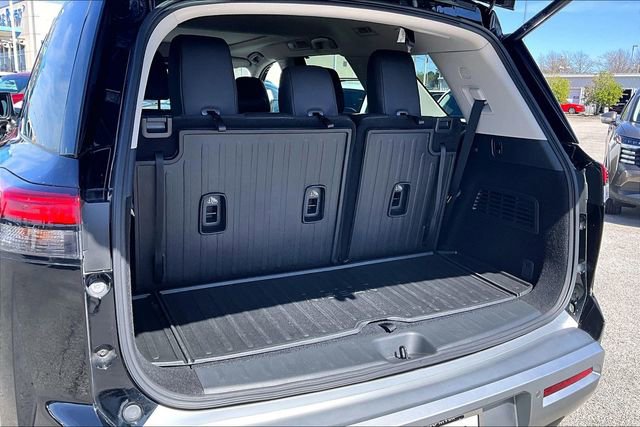 Certified 2025 Nissan Pathfinder Platinum w/ Cargo Package image 34