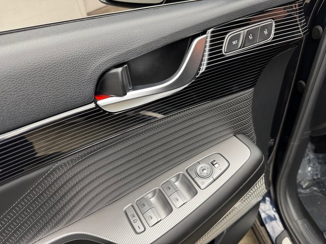 Used 2024 Hyundai Palisade Calligraphy image 11