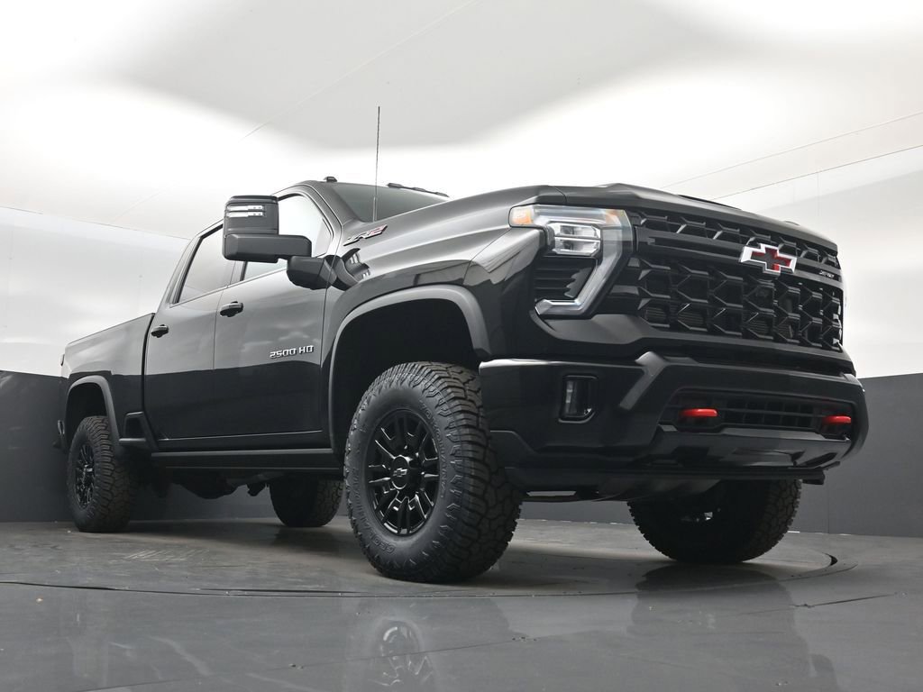 Used 2024 Chevrolet Silverado 2500 ZR2 w/ Technology Package image 32