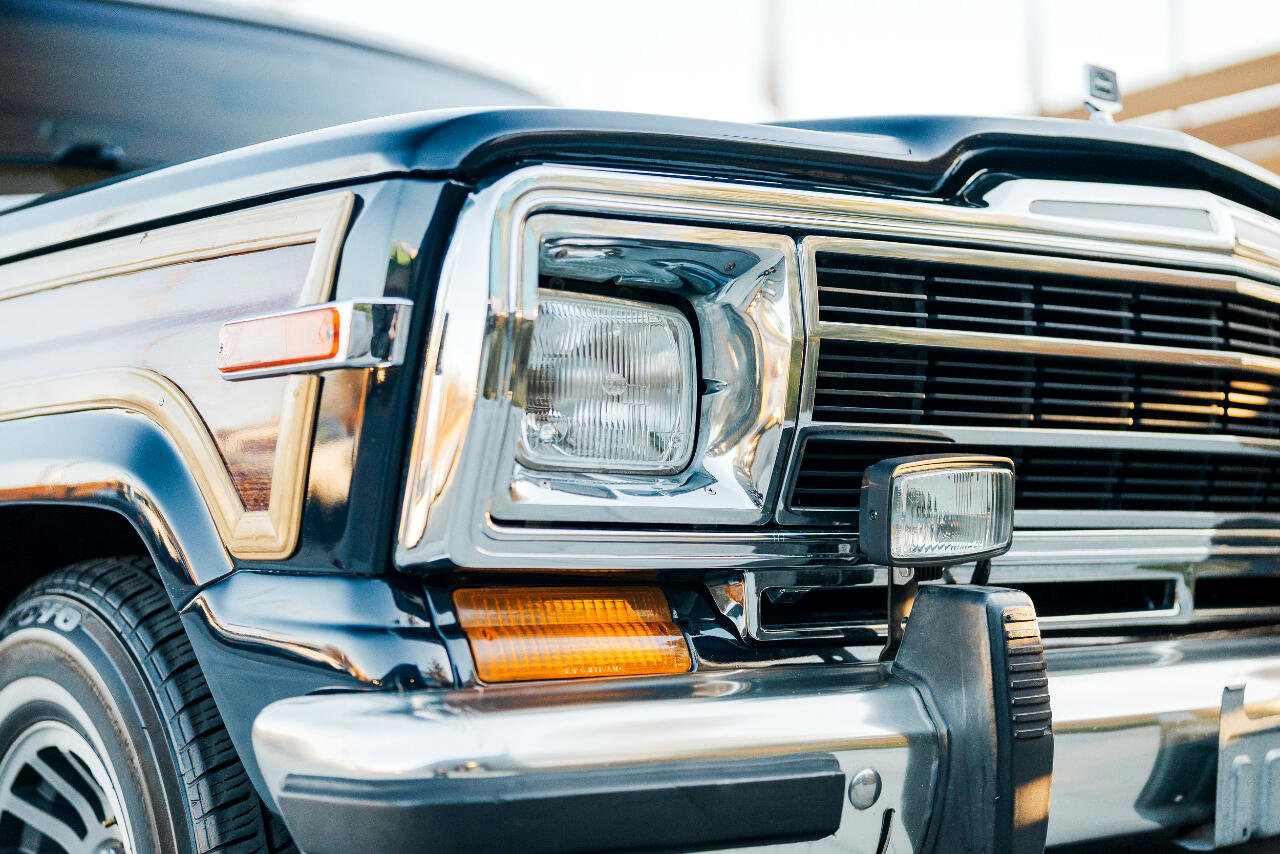 Used 1987 Jeep Grand Wagoneer image 20