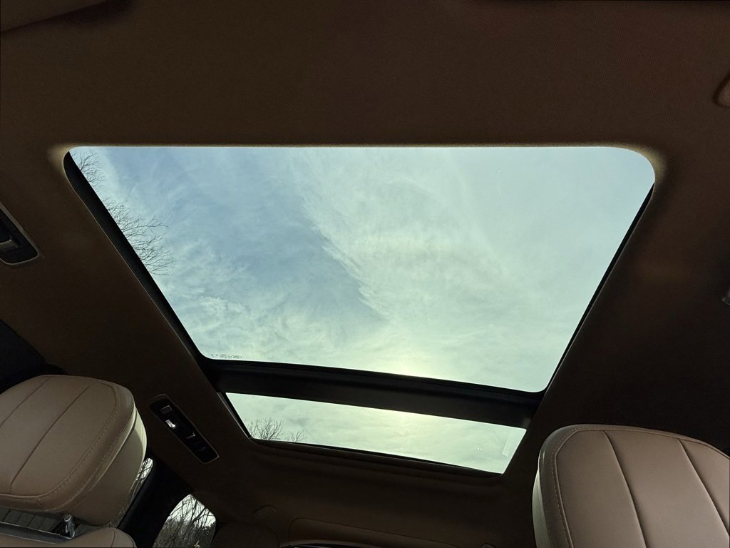 Certified 2024 Land Rover Range Rover SE image 29