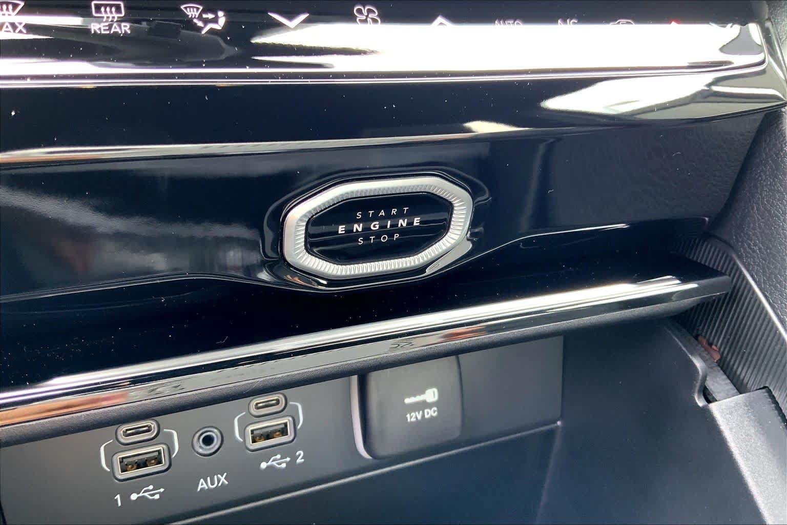 New 2026 Jeep Grand Cherokee Limited RWD image 17