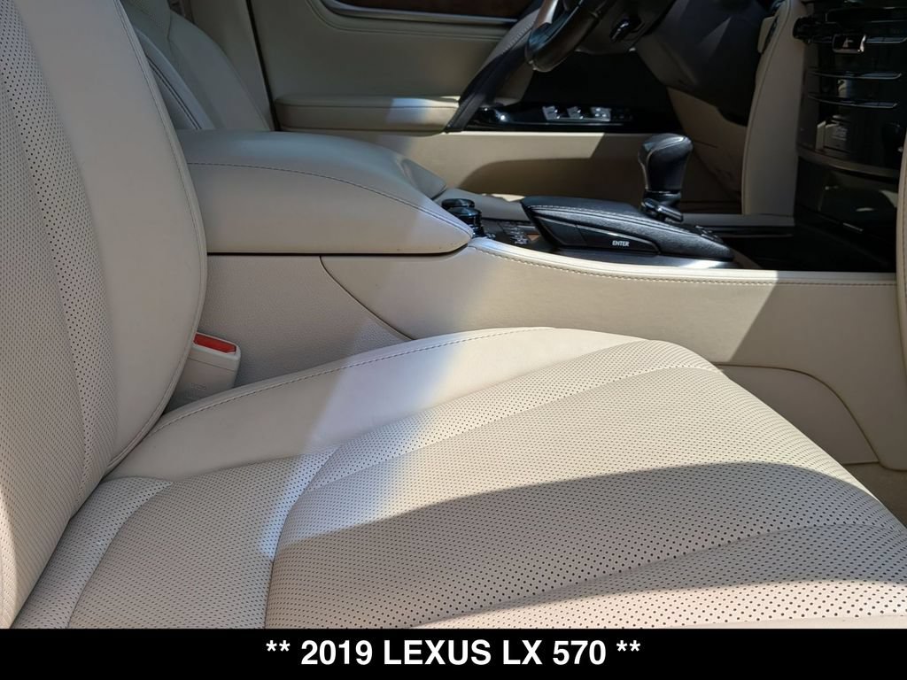 Used 2019 Lexus LX 570 4WD w/ Luxury Package image 25
