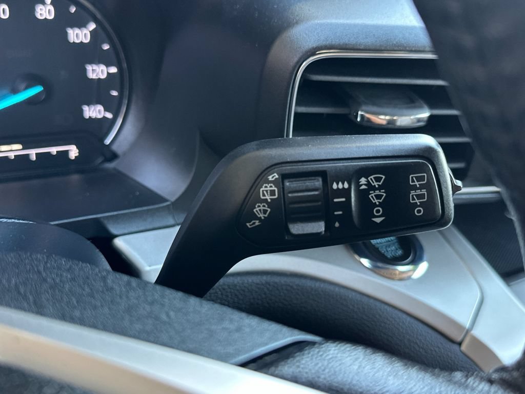 Used 2022 Ford Explorer XLT w/ Equipment Group 202A AWD/4WD image 32