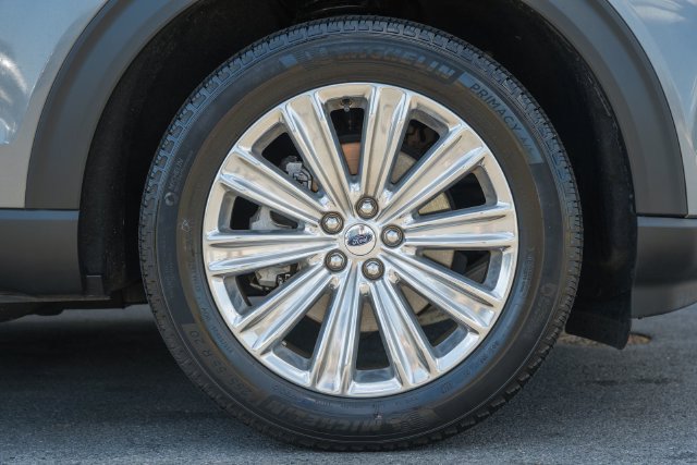Used 2023 Ford Explorer Limited w/ Limited Technology Package AWD/4WD image 35