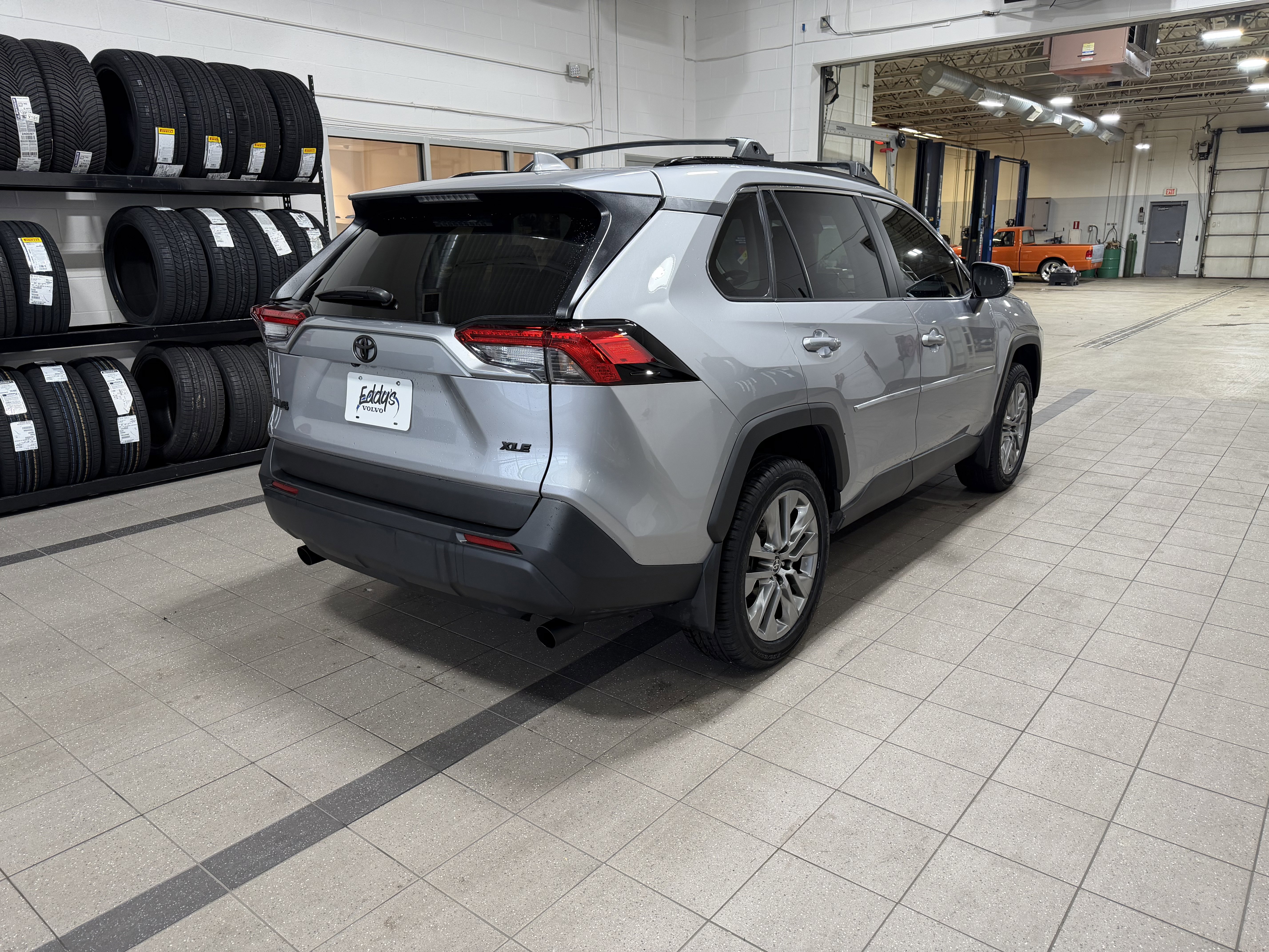 Used 2025 Toyota RAV4 XLE Premium image 9