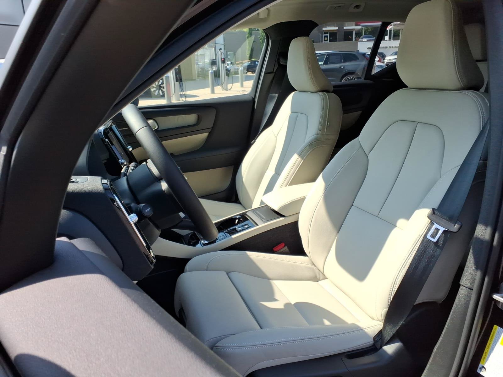 New 2026 Volvo XC40 B5 Ultra w/ Protection Package Premier AWD/4WD image 6