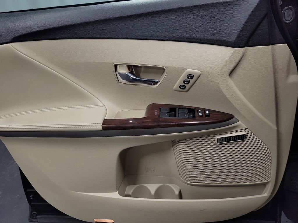 Used 2013 Toyota Venza XLE image 23