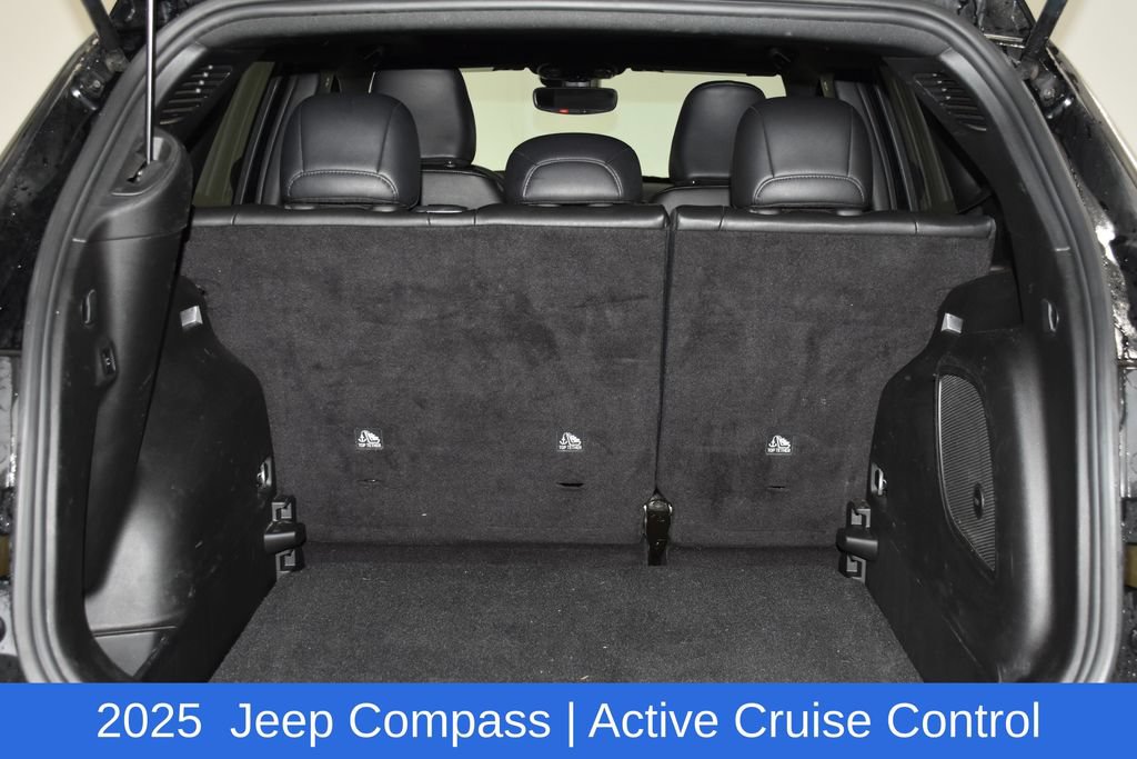Used 2025 Jeep Compass Latitude w/ Sun & Sound Group AWD/4WD image 28