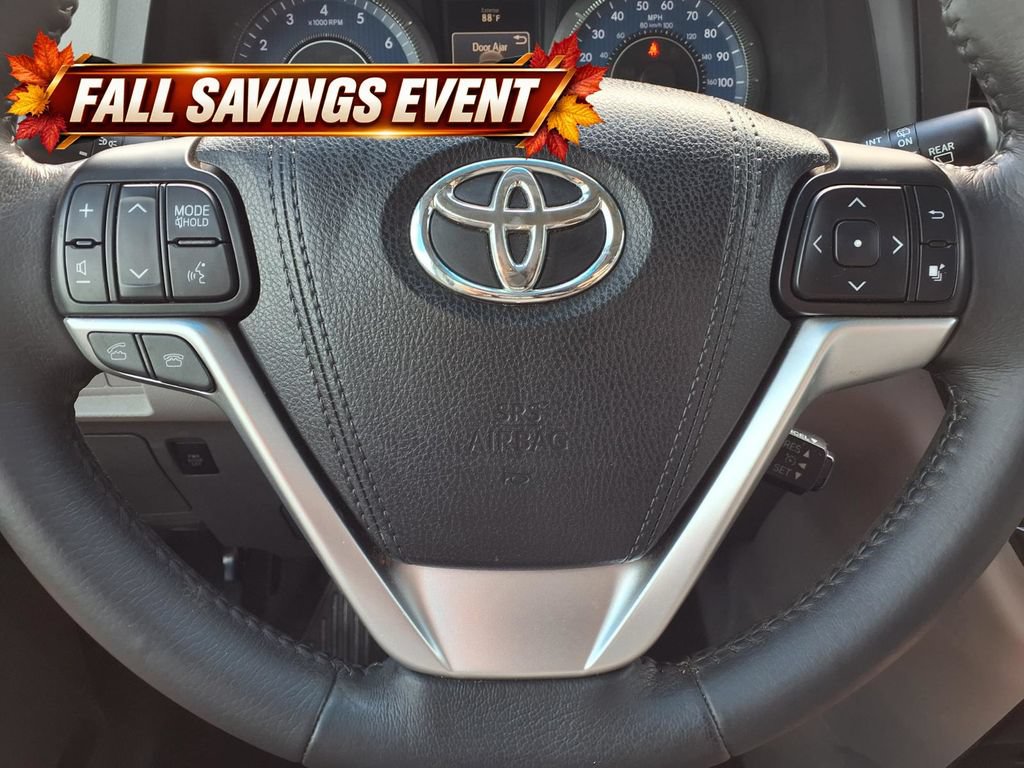 Used 2017 Toyota Sienna XLE Premium FWD image 19