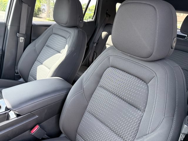 Used 2025 Chevrolet Equinox LT AWD/4WD image 12