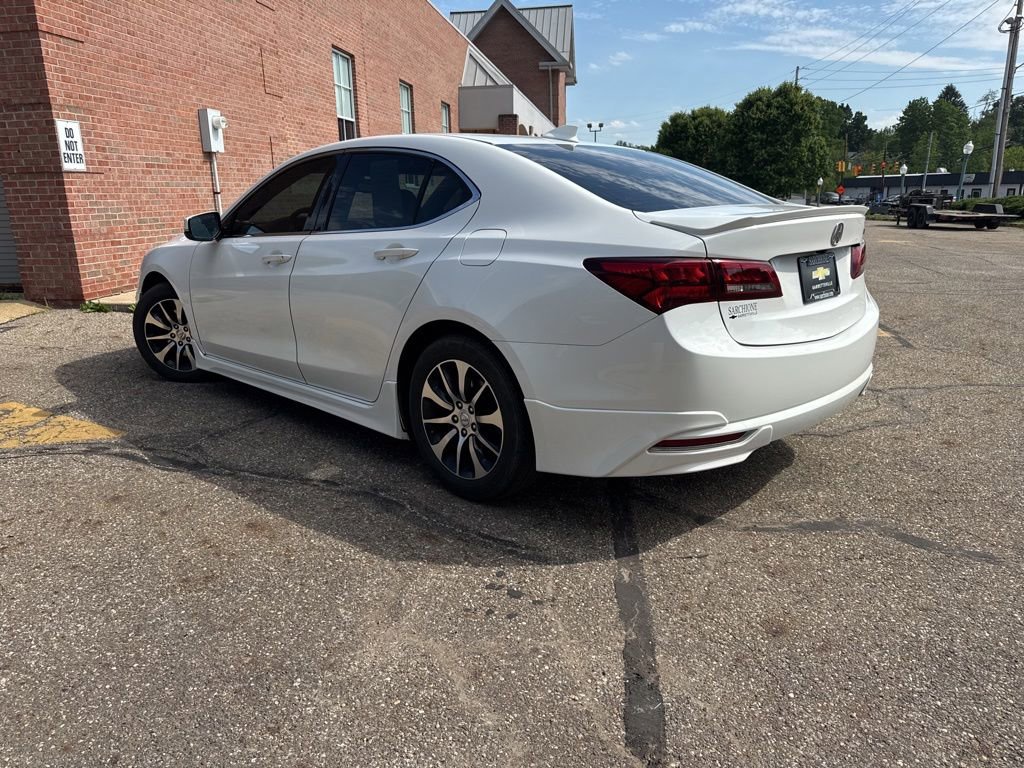 Used 2017 Acura TLX FWD image 4