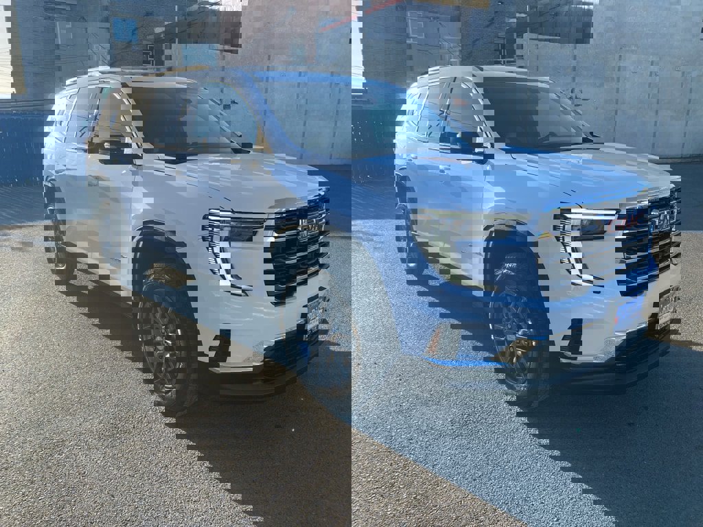 Used 2025 GMC Acadia Elevation image 9