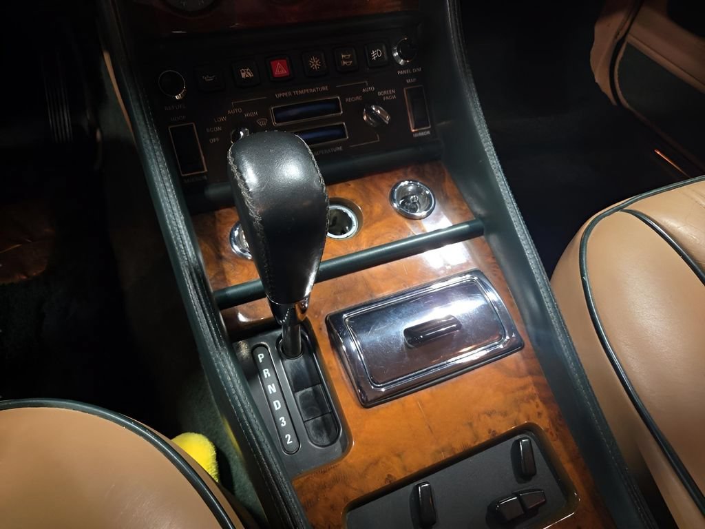Used 1994 Bentley Brooklands RWD image 12