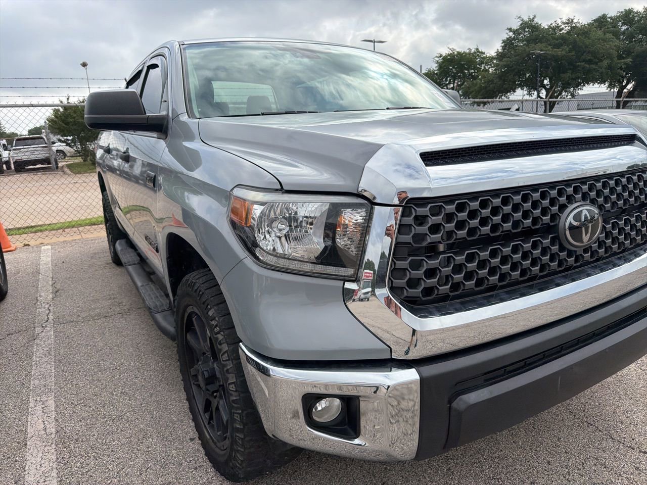 Used 2021 Toyota Tundra SR5 w/ SR5 Leather Package RWD image 3