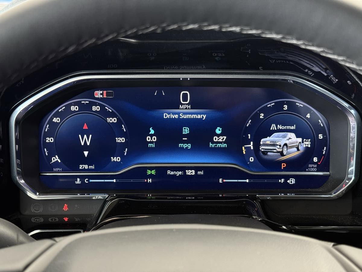 Used 2025 Chevrolet Silverado 1500 LTZ image 38