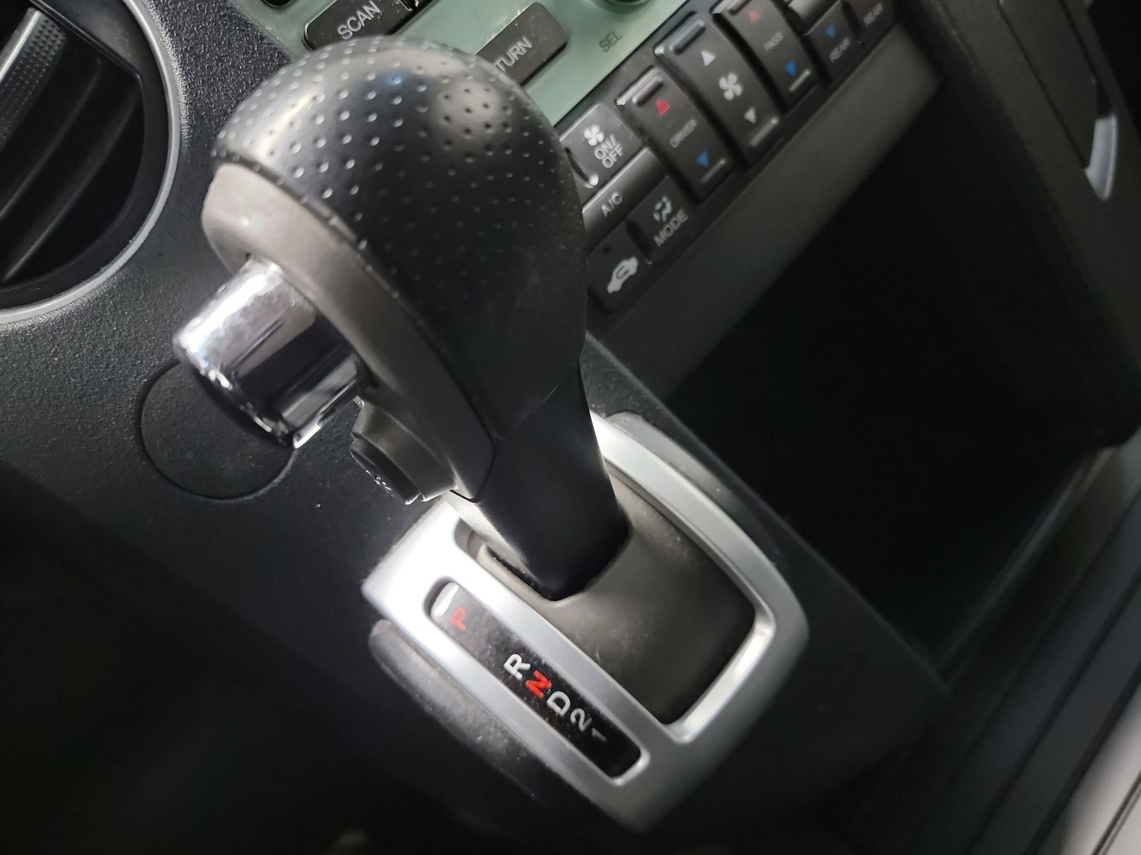 Used 2011 Honda Pilot EX image 25