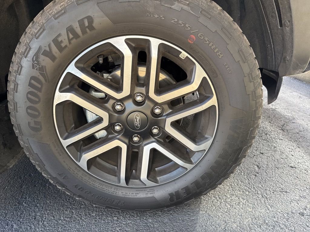 Used 2025 Ford Ranger Lariat w/ Trailer Tow Package image 9