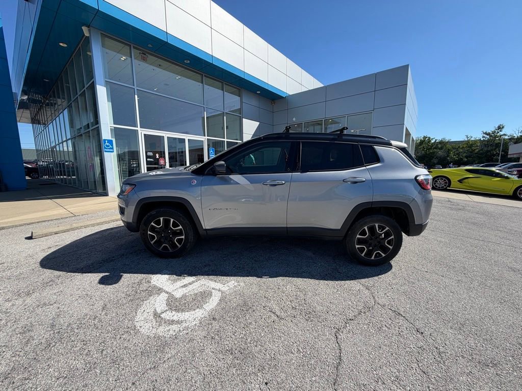 Used 2019 Jeep Compass Trailhawk AWD/4WD image 3