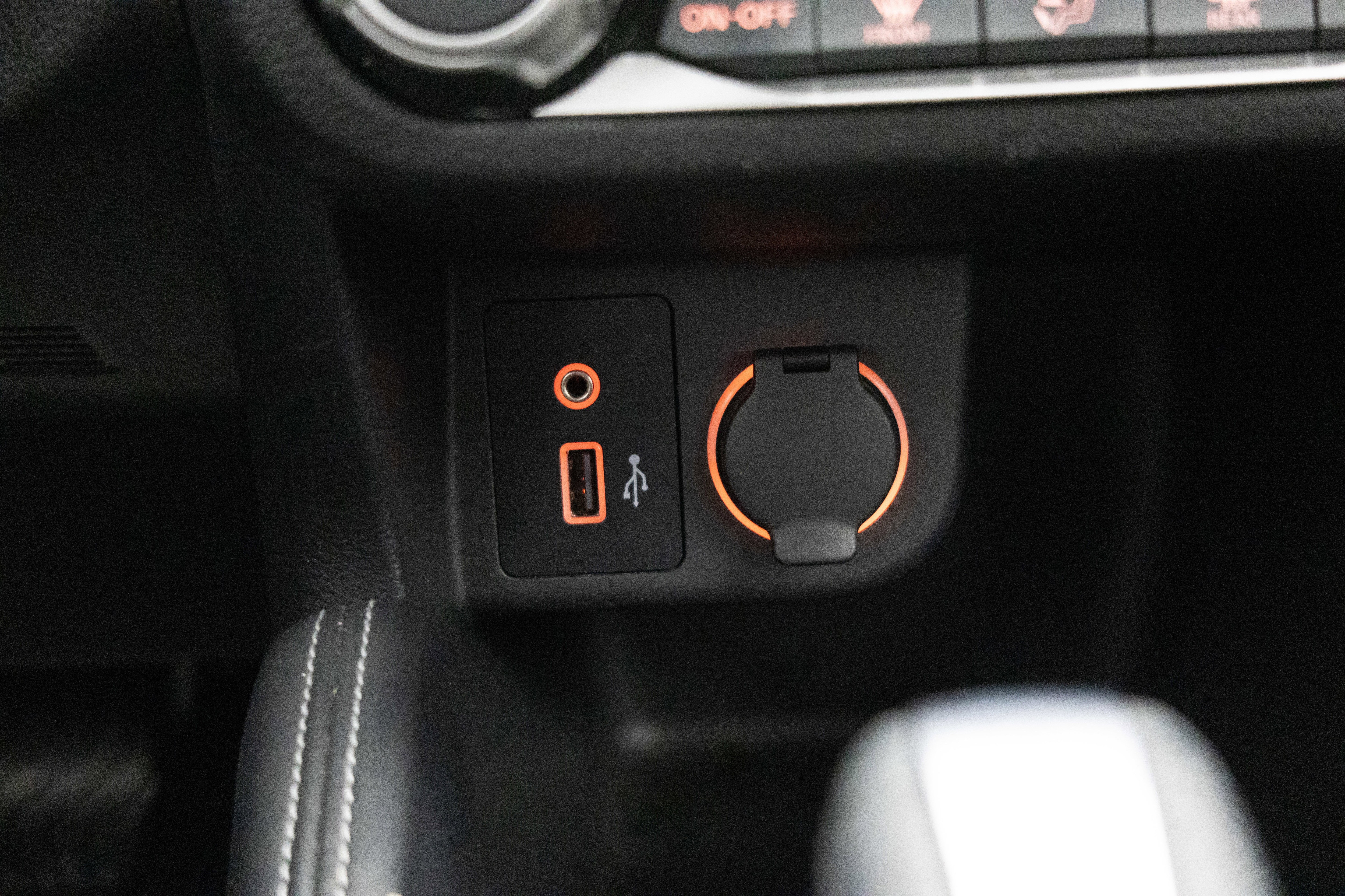 Used 2020 Nissan Kicks SR w/ SR Premium Package image 32