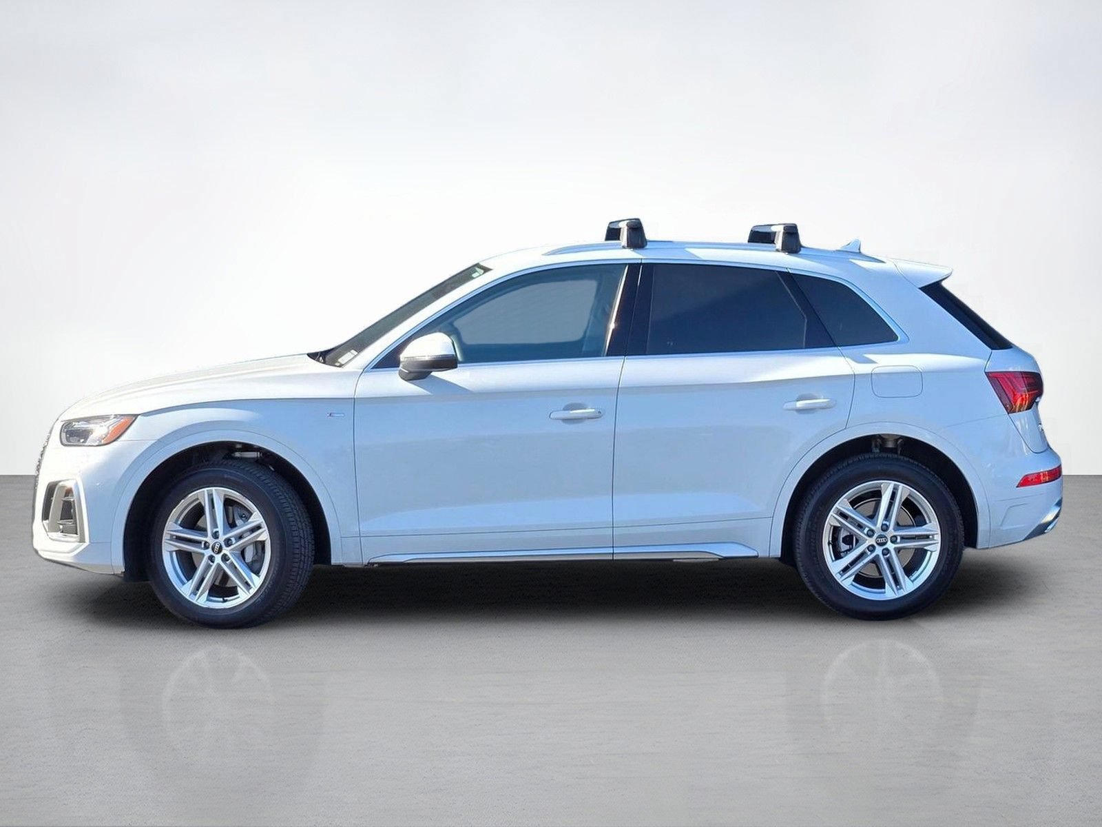 Used 2024 Audi Q5 e Premium w/ Convenience Package AWD/4WD image 5