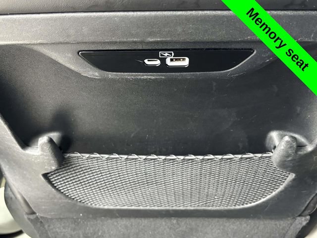 Used 2023 Chrysler Pacifica Touring-L image 27