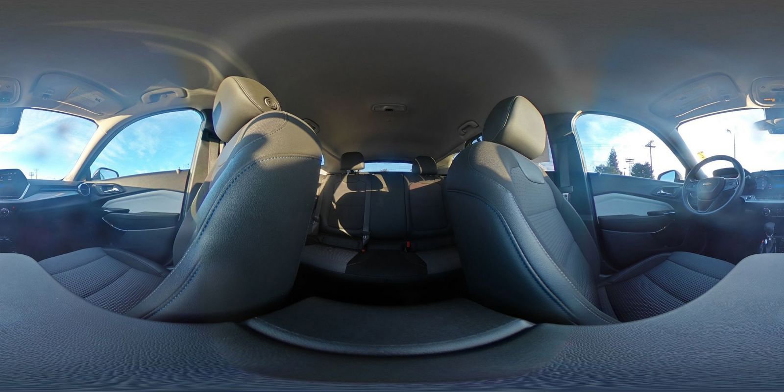 Used 2025 Chevrolet Trax LT image 42