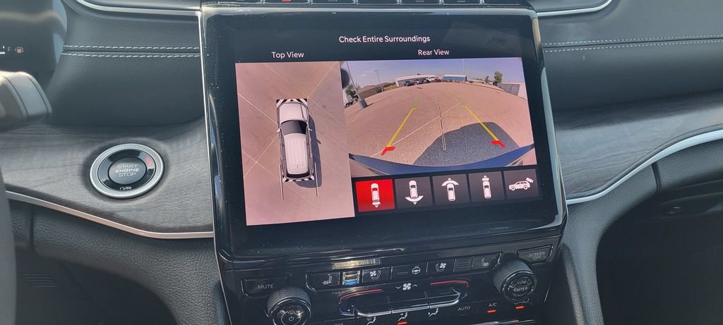 Used 2024 Jeep Grand Cherokee L Limited w/ Luxury Tech Group II RWD image 21