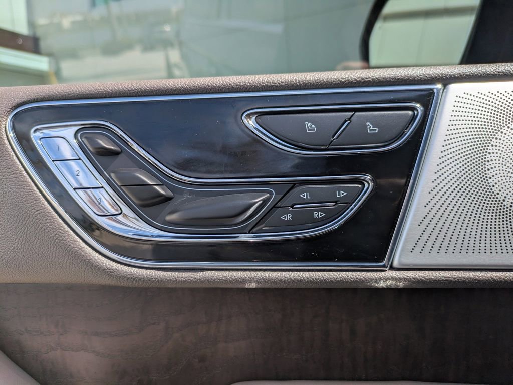 Certified 2024 Lincoln Navigator L Reserve image 24
