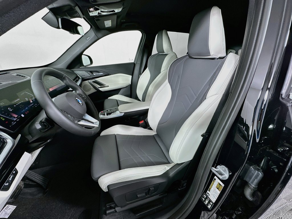 New 2027 BMW X1 xDrive28i w/ Technology Package AWD/4WD image 16
