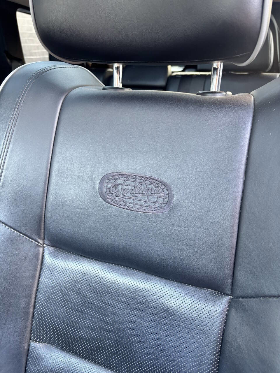 Used 2013 Jeep Grand Cherokee Overland w/ Advance Technology Group image 12