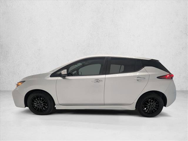 Used 2025 Nissan Leaf S image 9