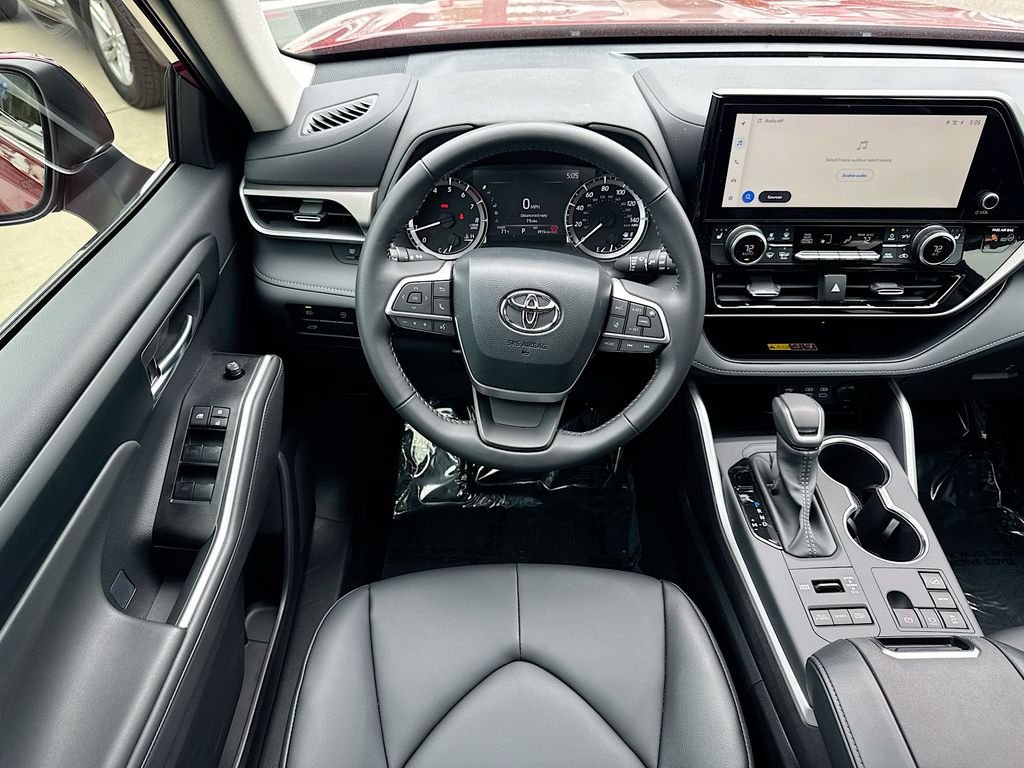 Used 2026 Toyota Highlander XLE AWD/4WD image 11