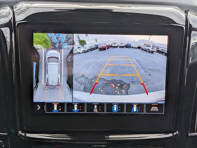 Used 2020 Chevrolet Traverse LT w/ LT Premium Package image 17