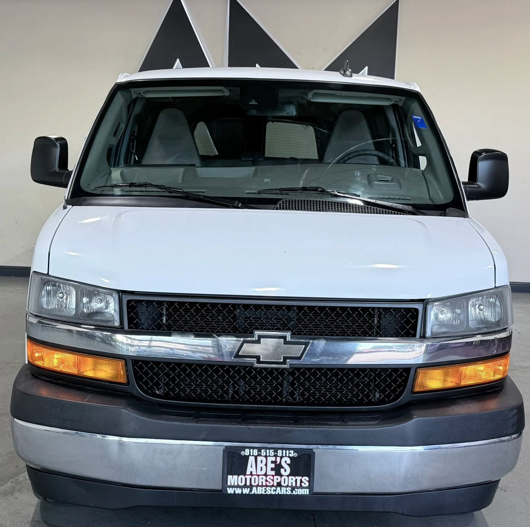 Used 2019 Chevrolet Express 3500 LT w/ LT Preferred Equipment Group RWD image 2