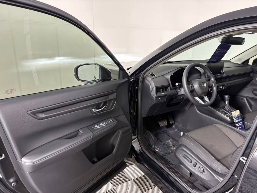 Used 2025 Honda CR-V EX image 12
