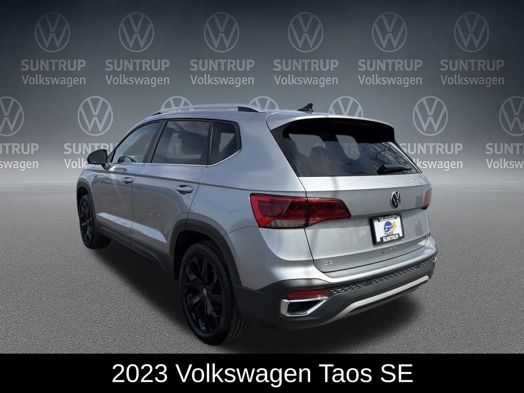 Used 2023 Volkswagen Taos SE w/ Panoramic Sunroof Package video 3