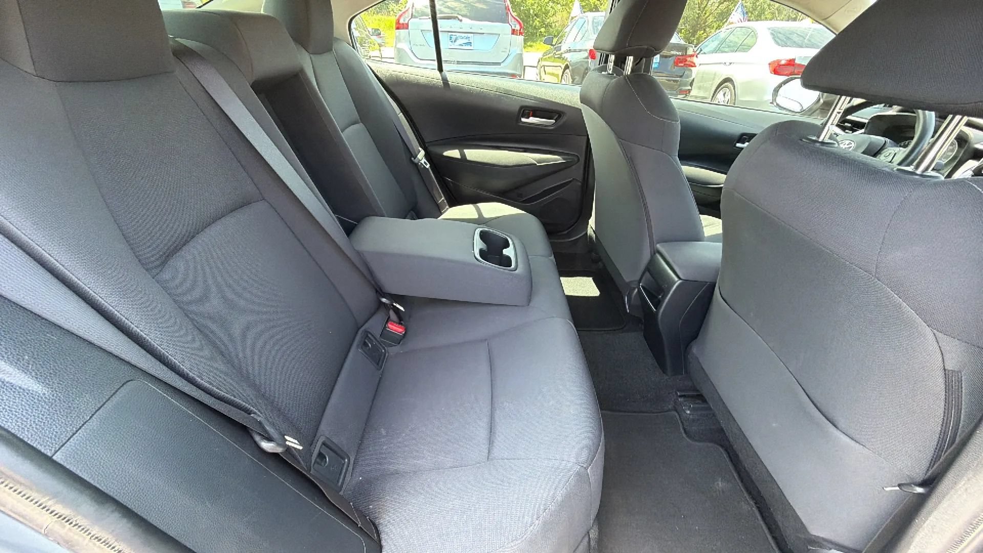Used 2021 Toyota Corolla LE FWD image 30