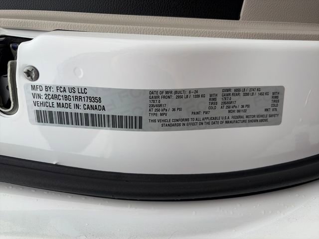 Used 2024 Chrysler Pacifica Touring-L FWD image 51