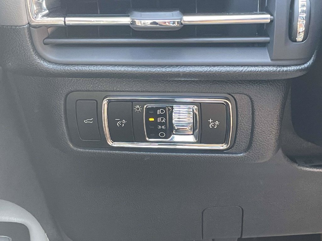 Certified 2025 Lincoln Corsair FWD w/ Equipment Group 101A image 27