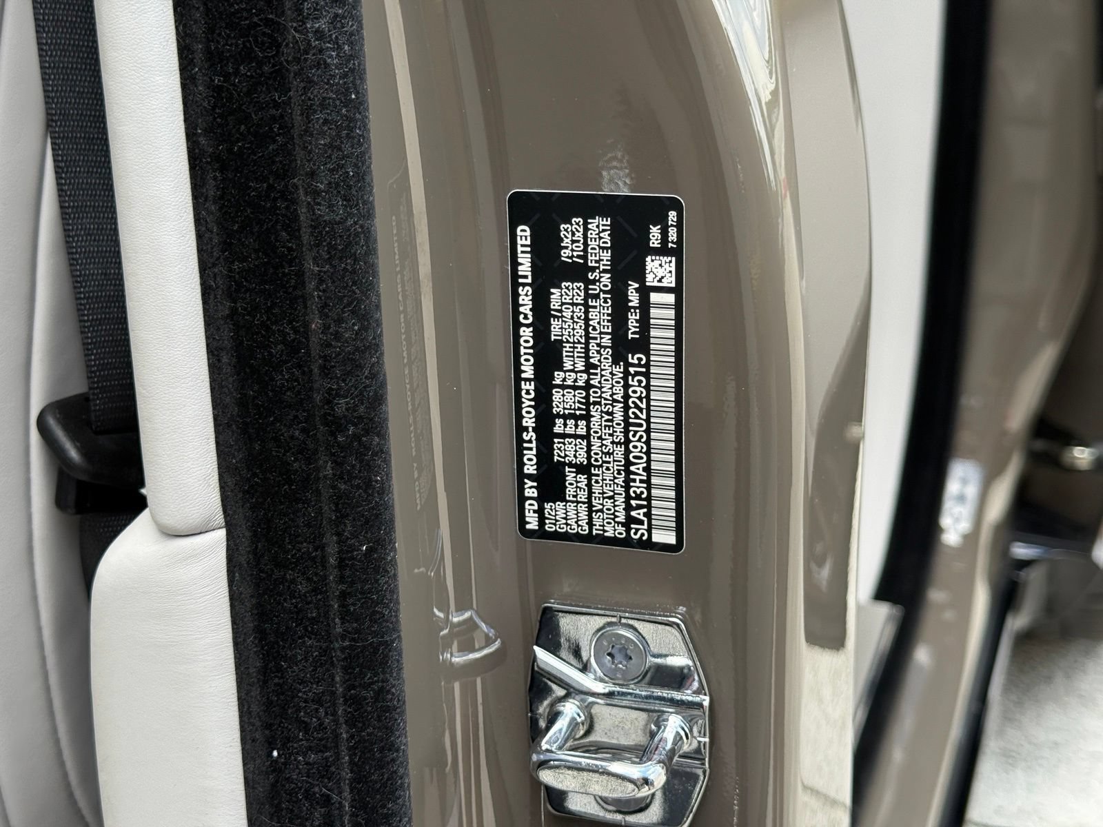 Used 2025 Rolls-Royce Cullinan AWD/4WD image 65