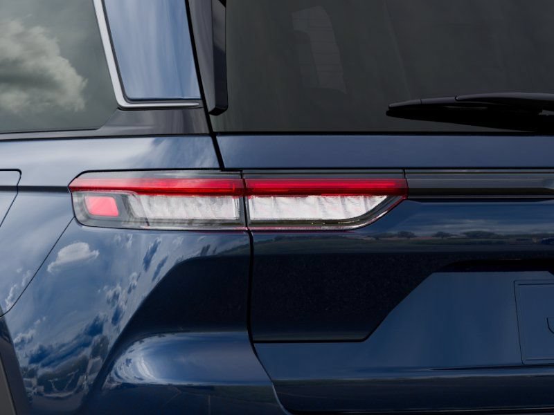 New 2026 Jeep Grand Cherokee Limited w/ Limited Altitude Package RWD image 9