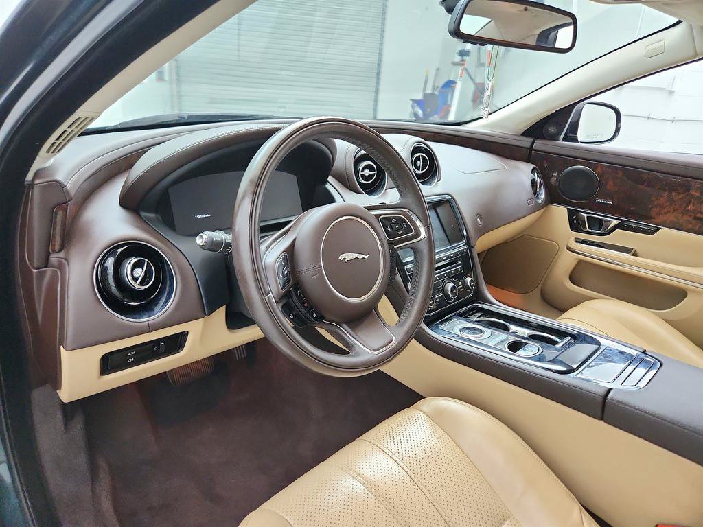 Used 2015 Jaguar XJ AWD image 13