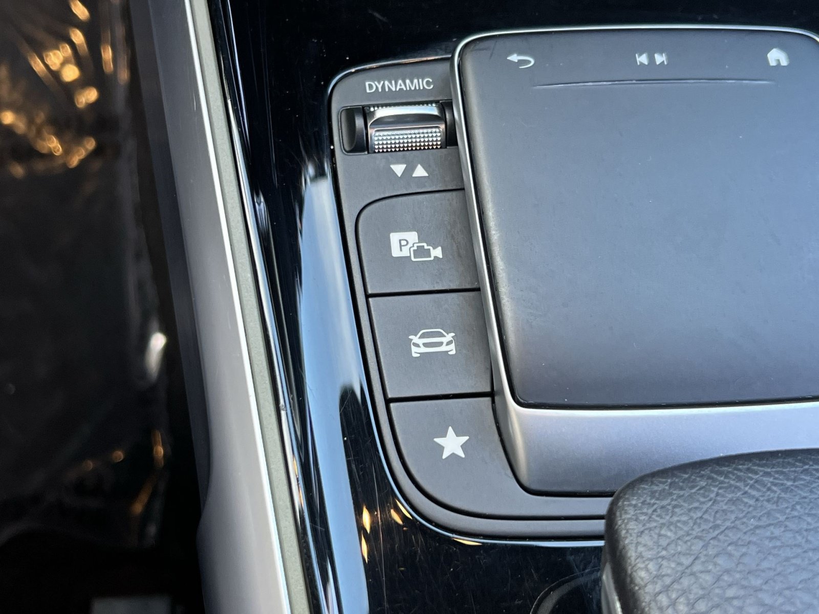 Used 2022 Mercedes-Benz GLB 250 4MATIC w/ Premium Package Lite image 40