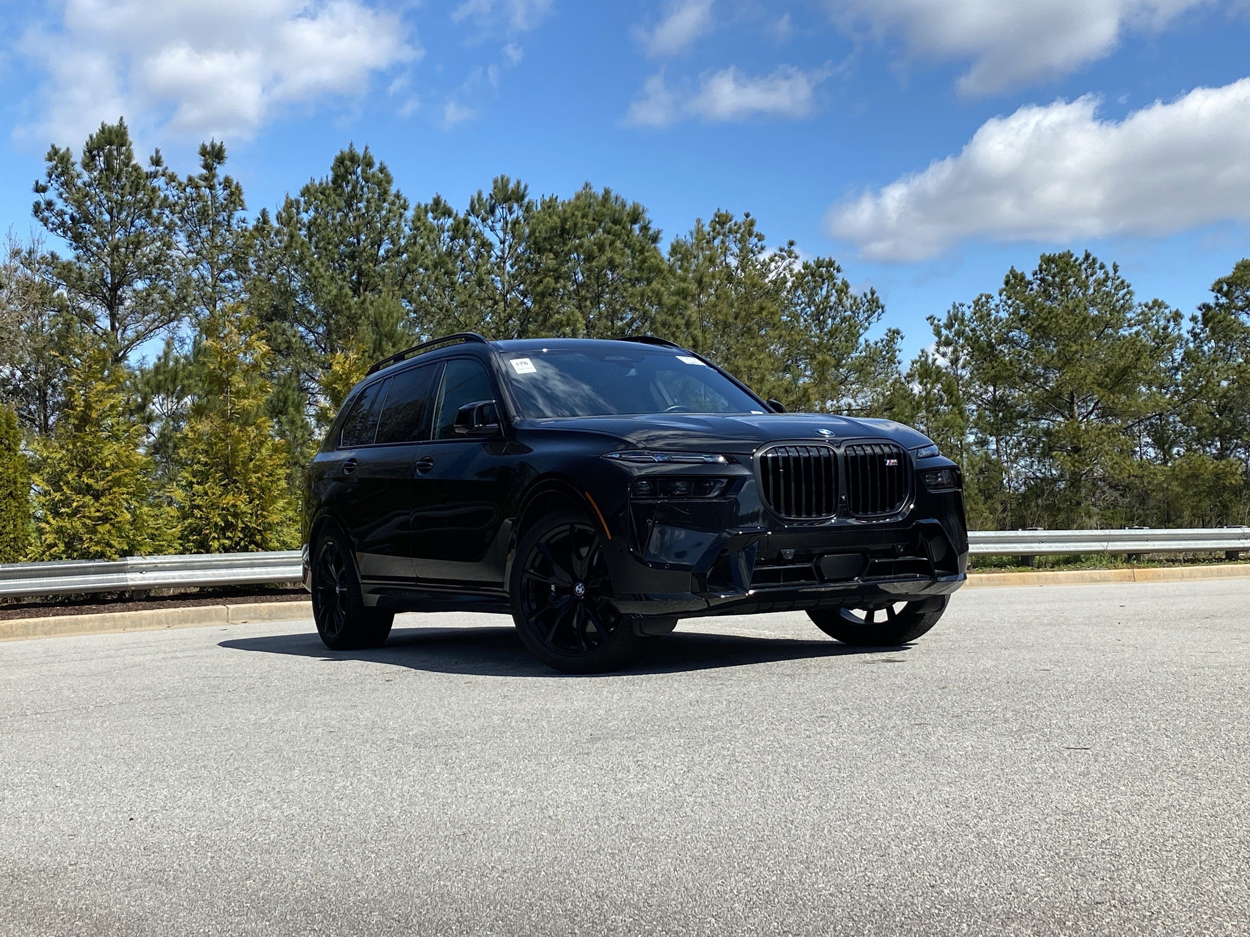 Used 2024 BMW X7 M60i w/ Executive Package image 2