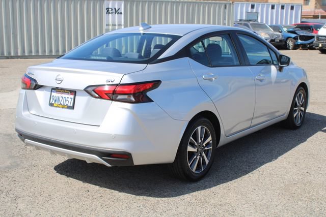 Used 2024 Nissan Versa SV FWD image 4