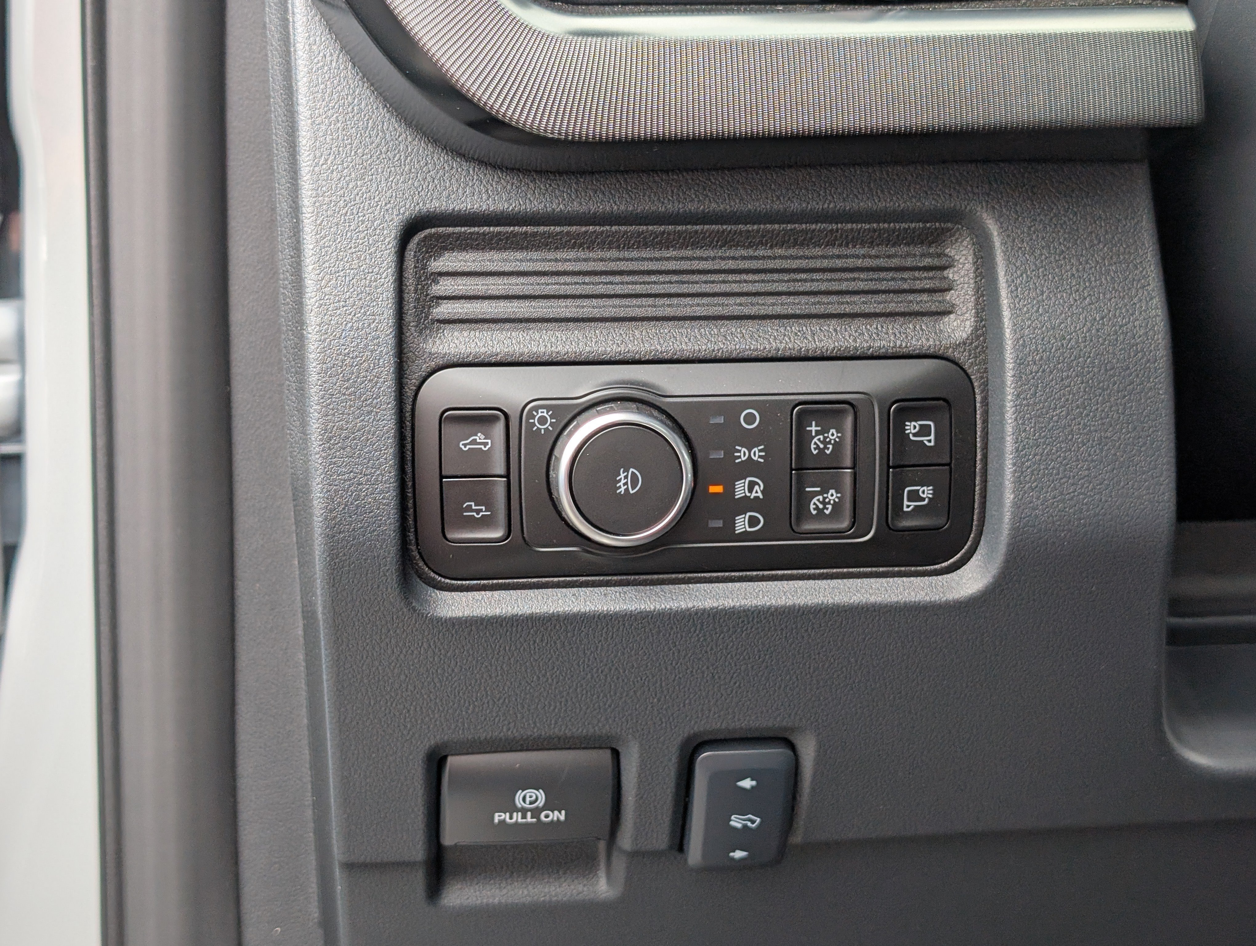 New 2026 Ford F250 Platinum AWD/4WD image 18