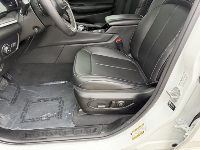 Used 2023 Jeep Grand Cherokee L Limited w/ Luxury Tech Group II image 21