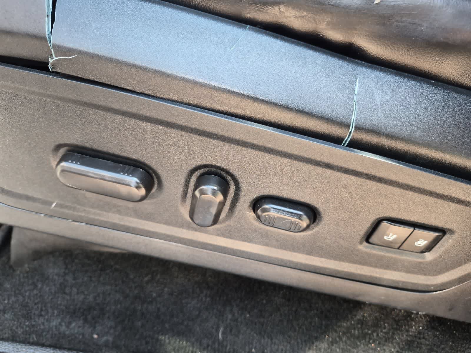 Used 2017 Lincoln Navigator Select AWD/4WD image 16