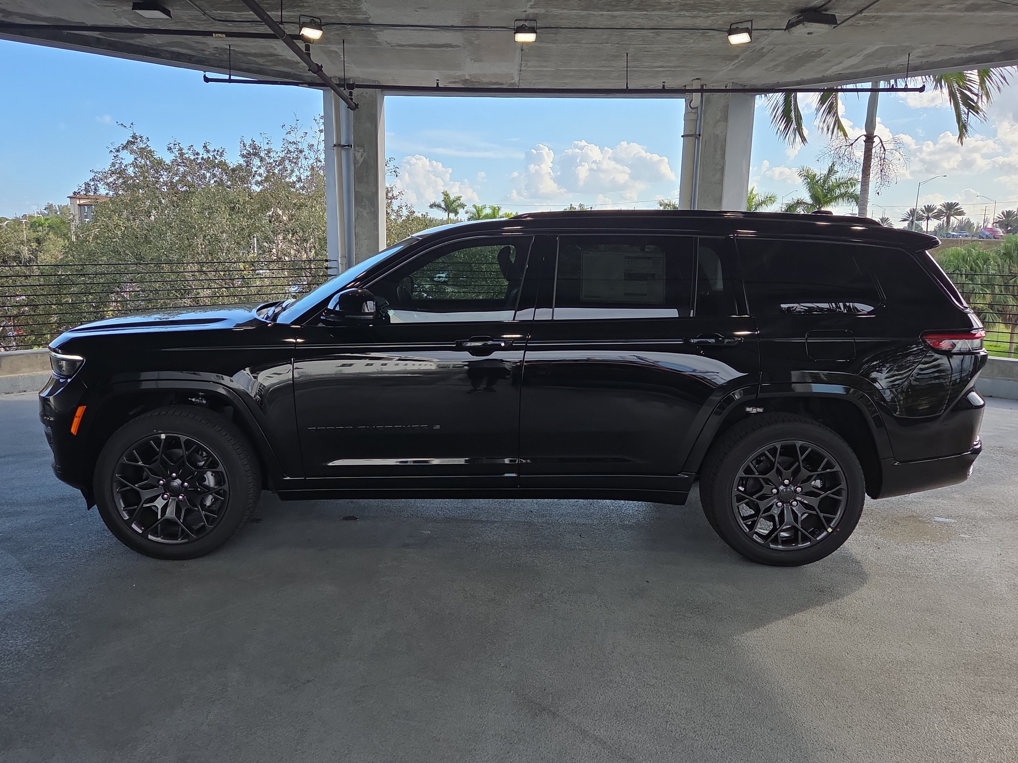 New 2025 Jeep Grand Cherokee L Summit AWD/4WD image 8